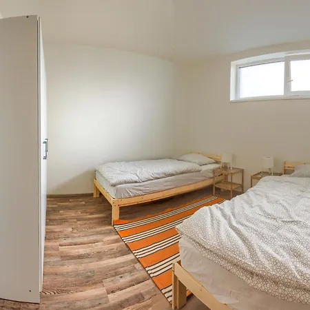 2 Bedroom Apartment, - Reservoir *